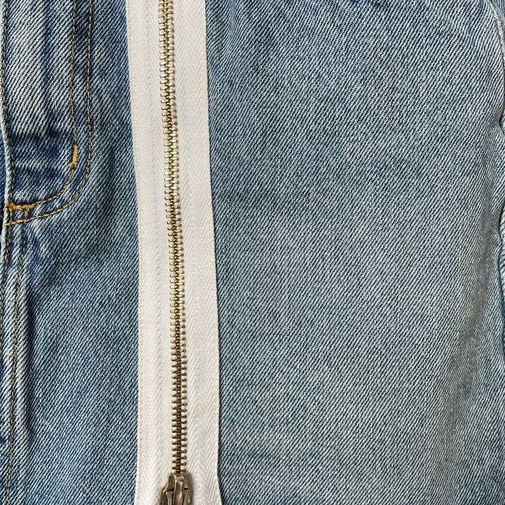 Carmar Like New Denim Skirt. Size 26 - Picture 3 of 8